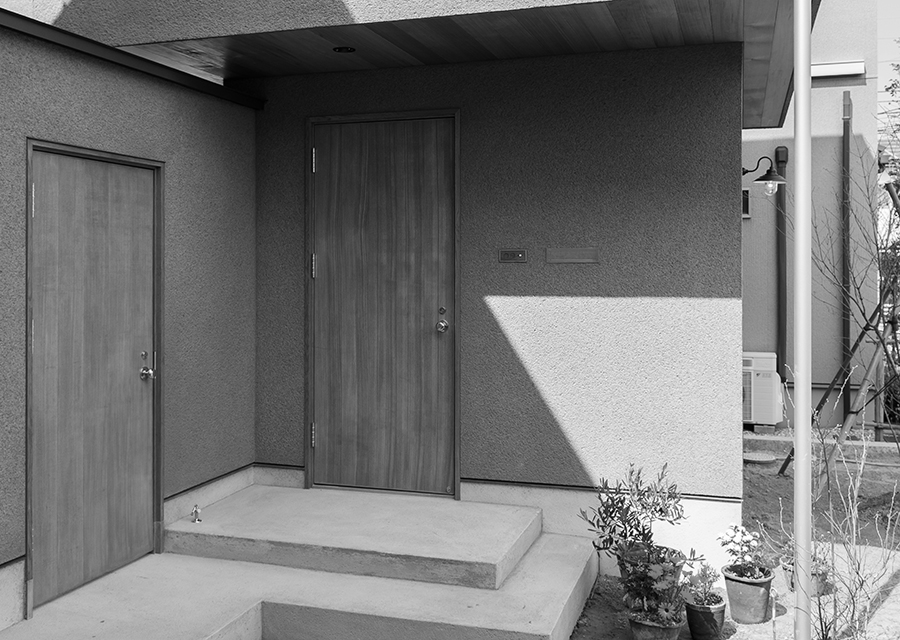 中庭で家族が繋がる家「スナオなデザイン、正直な家づくり」安田工務店
