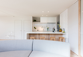 Saiwai-House 白い木と紙と砂の家「スナオなデザイン、正直な家づくり」安田工務店