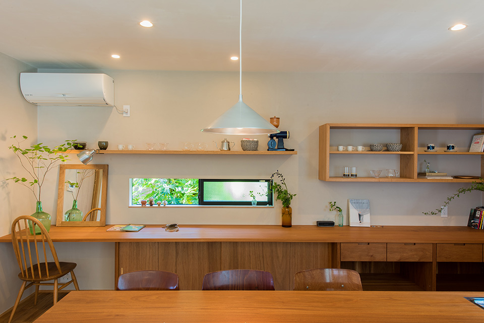ちいさな人と暮らす、グレーの家「スナオなデザイン、正直な家づくり」安田工務店